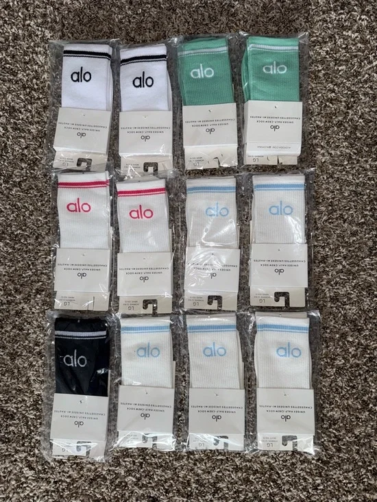 ALO Yoga Women's Crew Socks Pack - White, Mint, Pink, Light Blue, Black - Picture 2 of 6